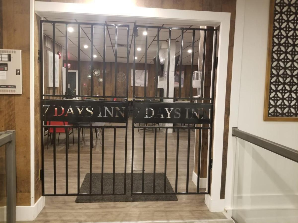 7 Day'S Hotel Lamont Экстерьер фото