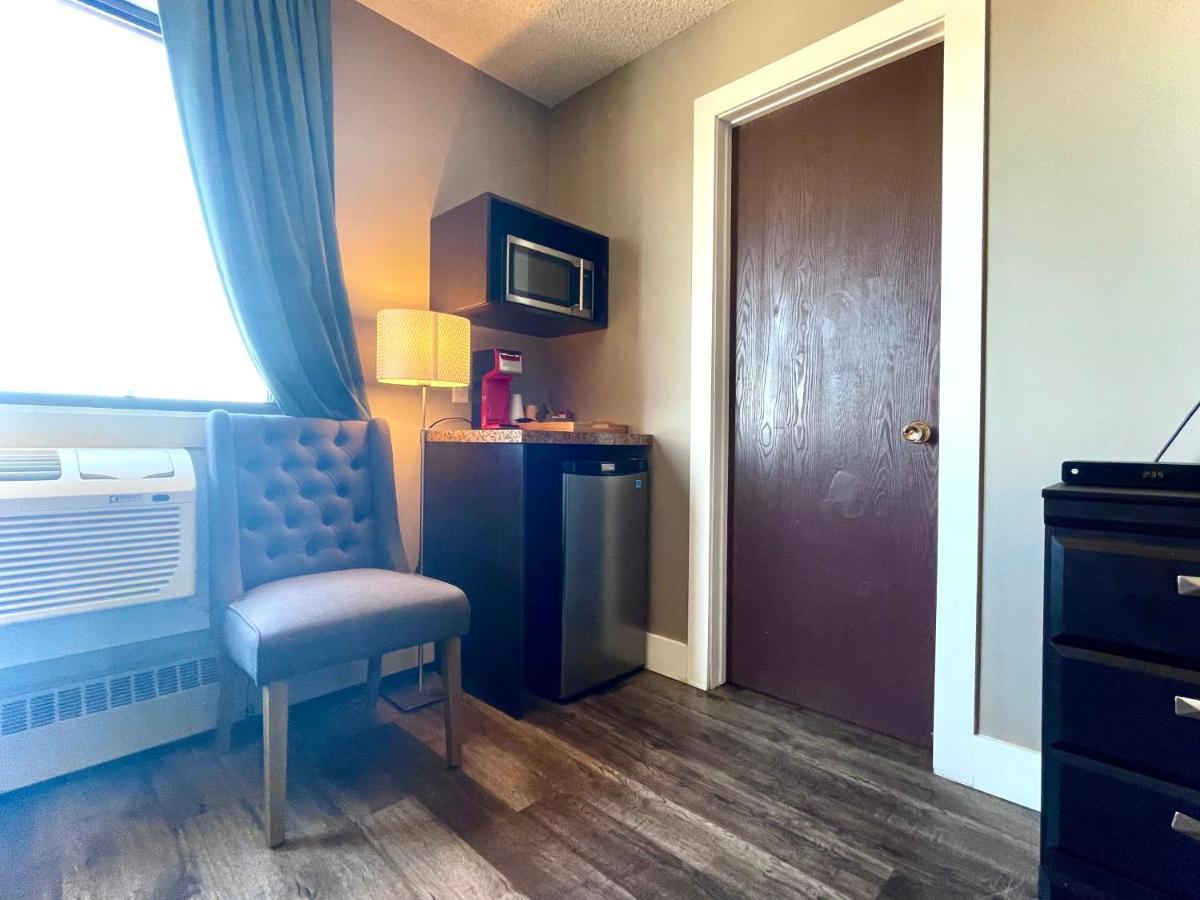 7 Day'S Hotel Lamont Экстерьер фото